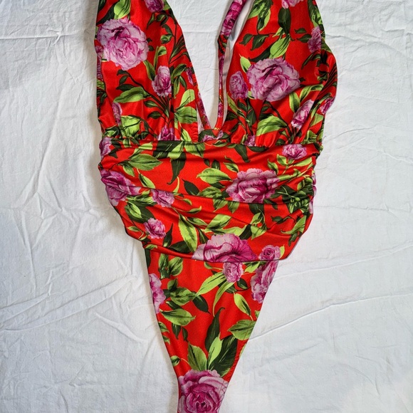 ❗️NEW❗️Floral bodysuit - Picture 2 of 5